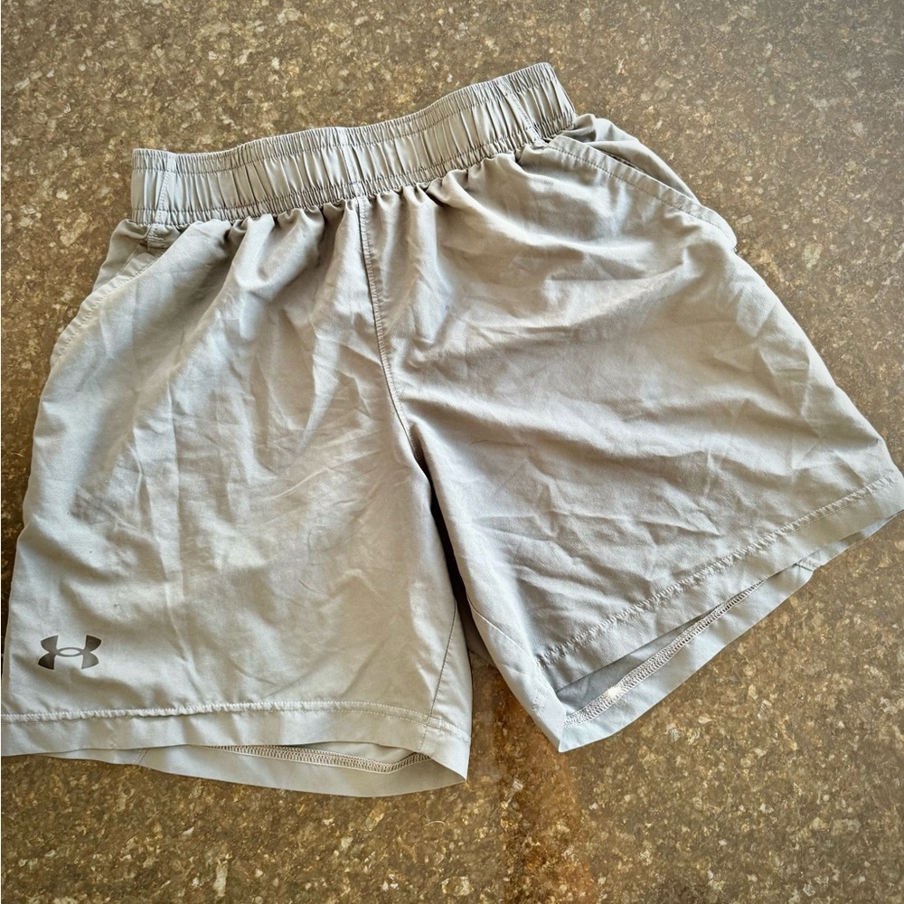 Men/teen sz small Under Armor shorts